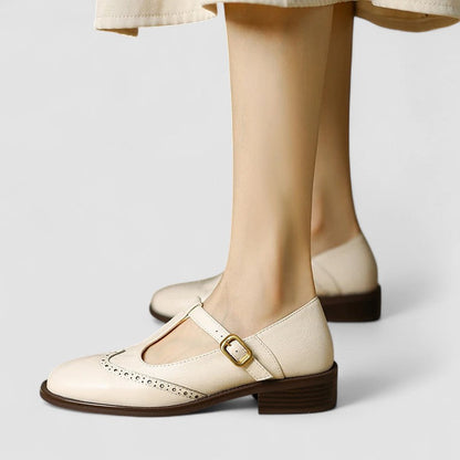 Noor - Vintage Orthopedische Sandalen Dames met T-Bandje en Broguedetail
