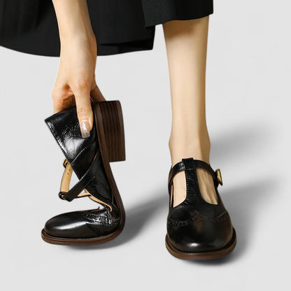Noor - Vintage Orthopedische Sandalen Dames met T-Bandje en Broguedetail