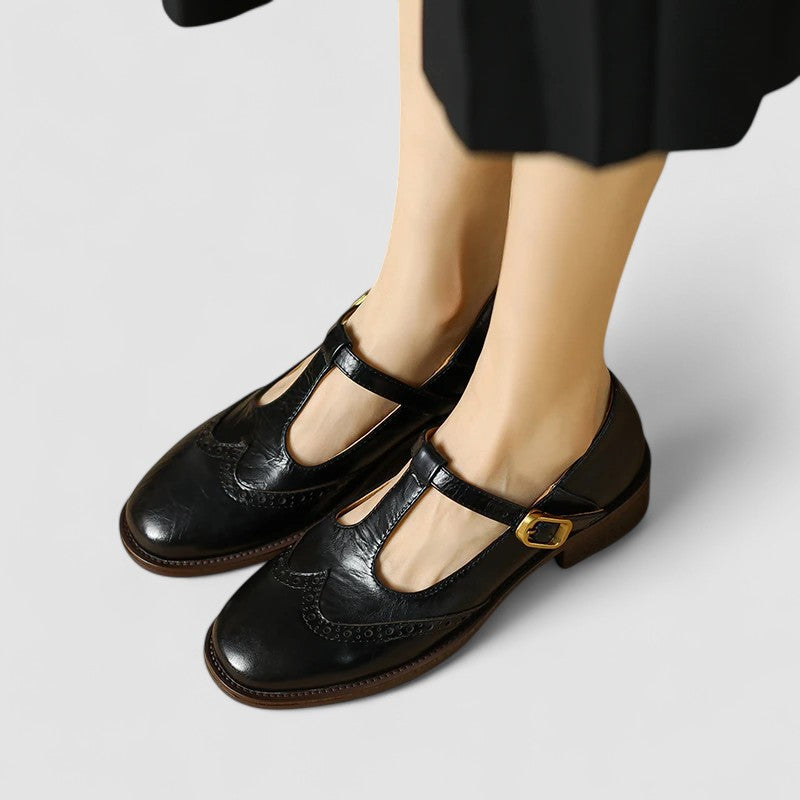 Noor - Vintage Orthopedische Sandalen Dames met T-Bandje en Broguedetail
