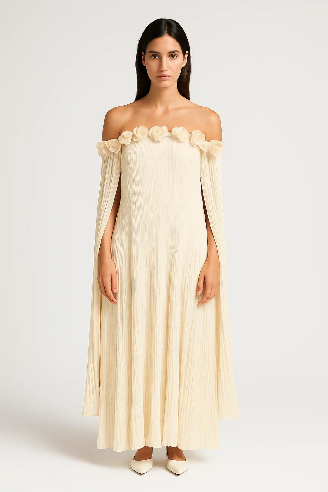 Off-Shoulder Maxi Jurk | Bloemendetail en Vloeiende Cape Mouwen | Elegant en Uniek