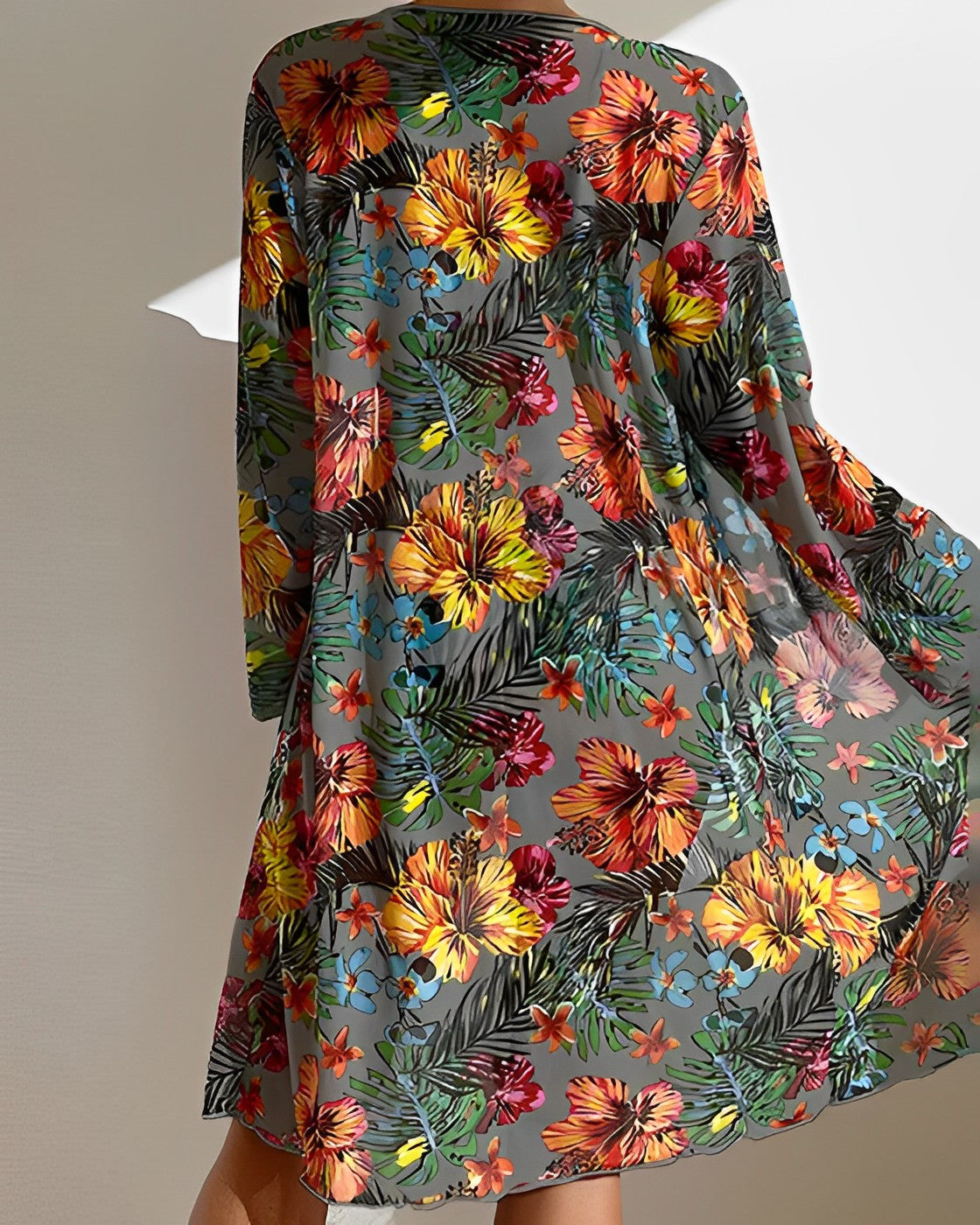 Saar - Feestelijke Bikini Set Dames met Cover-Up en Tropische Print