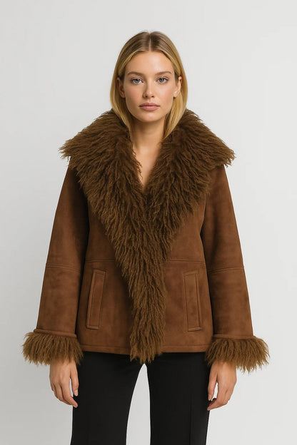 Winterjas met Brede Kraag | Warme Kort Model | Statement Detail