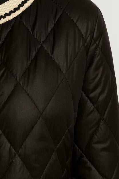 Gewatteerde Damesjas | Contrasterende Boorden en Knoopsluiting | Elegant en Modern