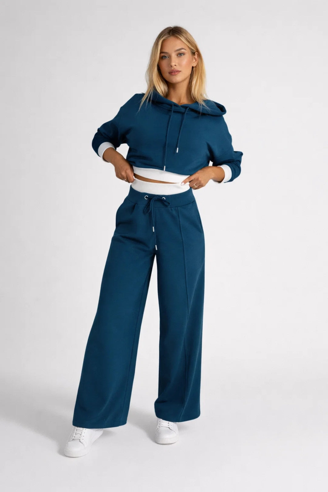 Dames Set - Cropped Hoodie met Wide Leg Joggingbroek | Casual