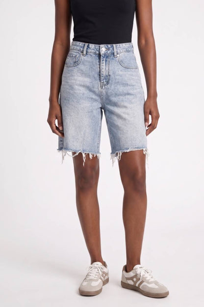 Korte Jeans Dames - Vintage Wassing | Rafelige Zoom — Lichtblauw